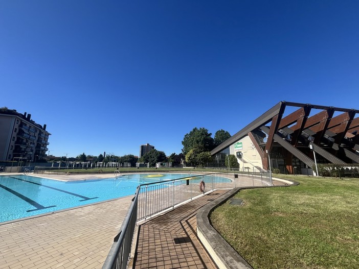 La piscina estiva lo scorso giugno