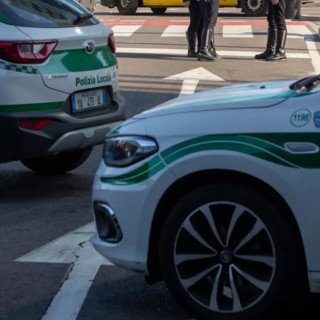 Due sorelle investite da auto pirata a Milano: una muore, l'altra grave