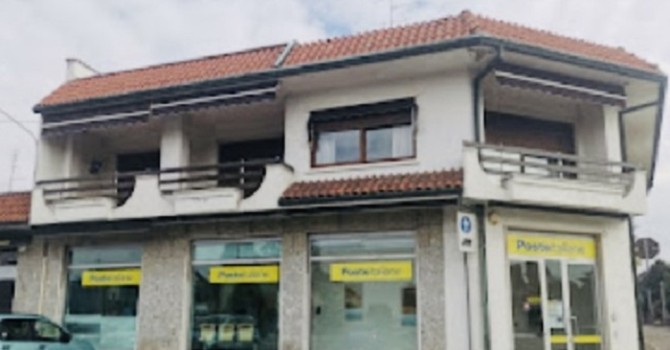 Rapina alle Poste di Nizzolina: parrucca e occhialoni per camuffarsi, poi la fuga a piedi Rapina alle Poste di Nizzolina: parrucca e occhialoni per camuffarsi, poi la fuga a piedi