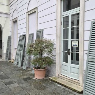 Villa Brambilla, le persiane tornano a nuova vita: restauro da 176mila euro