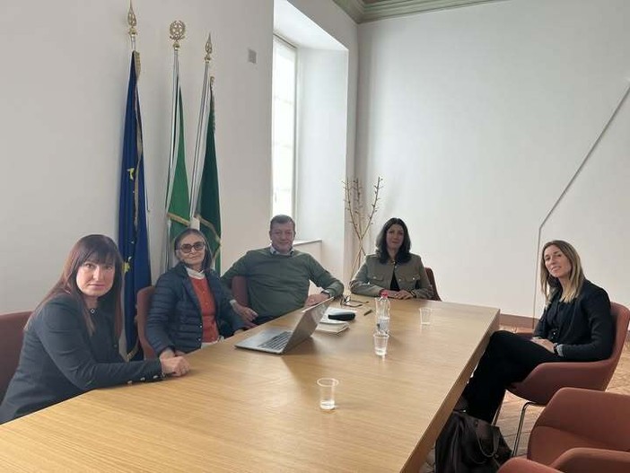 L'amministrazione comunale di Gorla Maggiore ha incontrato le responsabili territoriali di Poste Italiane