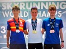 Peter Bettoli, bronzo ai Mondiali di Skyrunning, è il terzo a destra