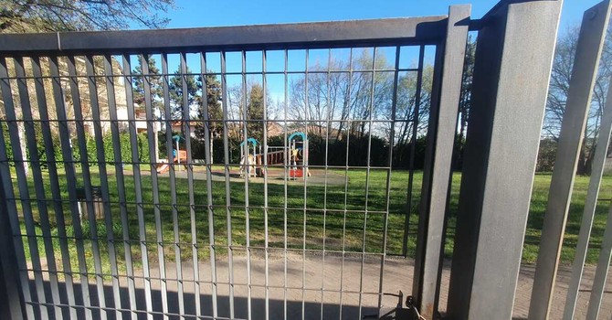 Forte vento, parchi ancora chiusi a Busto Forte vento, parchi ancora chiusi a Busto