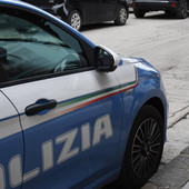 Varese, non si ferma all'alt della polizia: trovato con cinque panetti di hashish