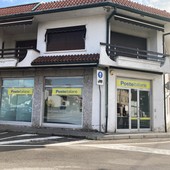 Rapina alle Poste di Nizzolina: parrucca e occhialoni per camuffarsi, poi la fuga a piedi Rapina alle Poste di Nizzolina: parrucca e occhialoni per camuffarsi, poi la fuga a piedi