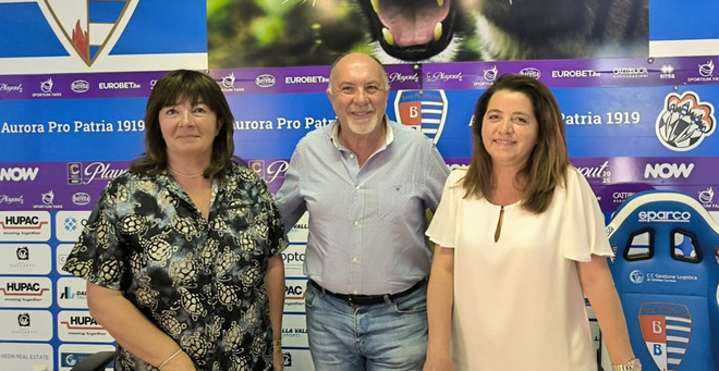 Da sinistra: l'ex presidente Patrizia Testa, il diesse (che lascerà) Sandro Turotti e l'avvocato Rosanna Zema