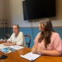 L'assessore Reguzzoni e la dottoressa Orlandi in conferenza stampa a Palazzo Gilardoni