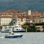 Turista tedesco getta rifiuti nel lago Maggiore: ora dovrà pagare 2.500 di multa
