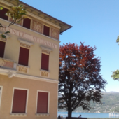 «Golden Waters», arte e moda tra Lago Maggiore, Milano e Sanremo: il viaggio parte da Luino