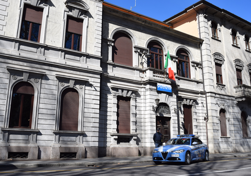 Diciassettenne aggredisce e tenta di rapinare un ragazzo: arrestato dalla polizia Diciassettenne aggredisce e tenta di rapinare un ragazzo: arrestato dalla polizia