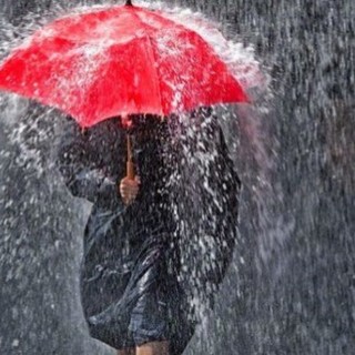 METEO. Due giorni di forte maltempo e temporali. Il Centro Geofisico: «Rischio alluvioni e smottamenti»