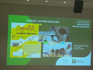 La premiazione dell'Istituto Comprensivo Statale C. Carminati di Lonate Pozzolo.