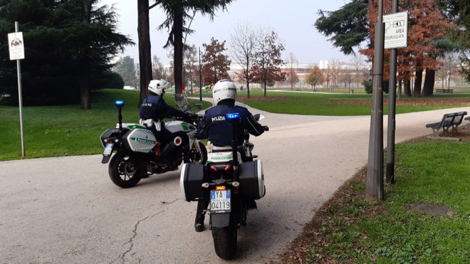 Polizia locale di Legnano: 465 infrazioni in una settimana e controlli serrati su auto, monopattini e bici