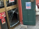 Ladri spaccano la porta dell'Ardor per fuggire con 100 euro