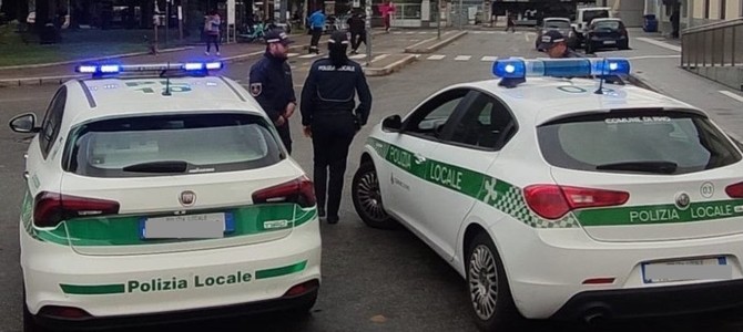 “Cavallo Pazzo” provoca incidenti in diversi paesi e crea il caos sul Sempione: arrestato dalla Polizia Locale