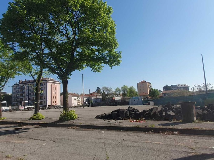 Il cantiere di piazza mercato attualmente fermo