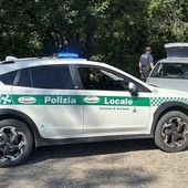 Una pattuglia della polizia locale di Arcisate (foto d'archivio) Una pattuglia della polizia locale di Arcisate (foto d'archivio)