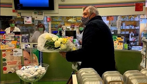 I fiori del sindaco Puricelli per Erica Mosca: «Samarate non la dimenticherà mai»