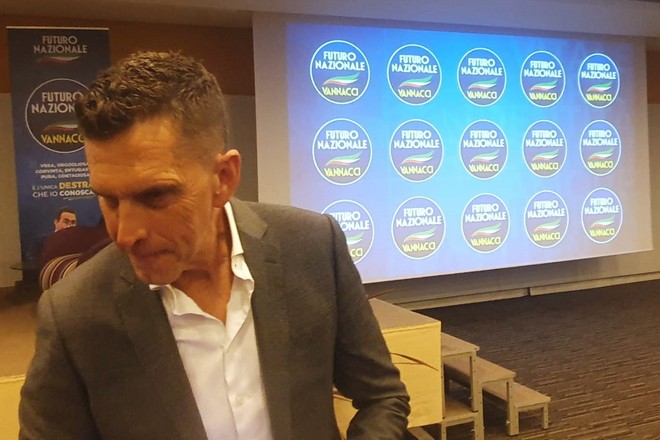 Massimo Rogora (FdI) “habitué” degli incontri con Vannacci. «Io in Futuro Nazionale? Per ora no» Massimo Rogora (FdI) “habitué” degli incontri con Vannacci. «Io in Futuro Nazionale? Per ora no»