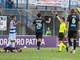 Il rosso sventolato in faccia a Giudici dall'arbitro Iannello (foto Galbiati)