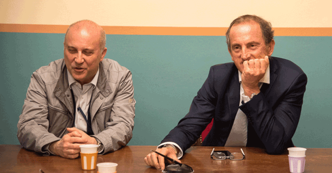 Riva (a sinistra) col sindaco ai tempi della prima amministrazione Antonelli, quando si dimise da assessore
