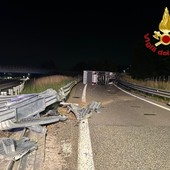 Furgone ribaltato e ciclista investita. Notte di incidenti sulle strade del Varesotto Furgone ribaltato e ciclista investita. Notte di incidenti sulle strade del Varesotto