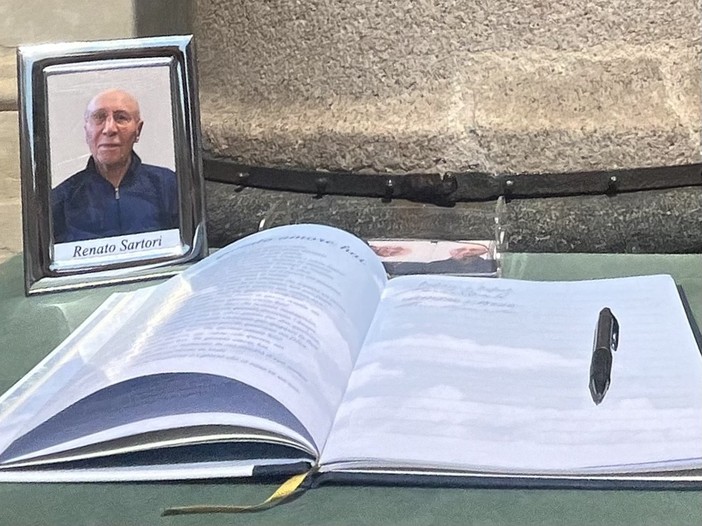 «Buon viaggio, papà. Hai suonato la fisarmonica fino alla fine, ora abbraccia Marco e la mamma per noi»