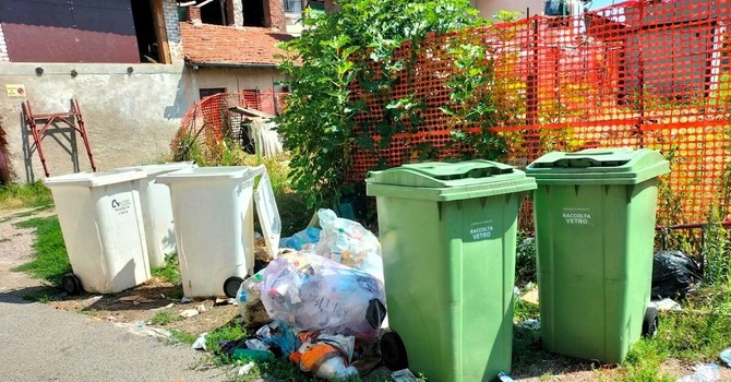 Marnate, via Dora: nuova organizzazione della raccolta rifiuti per dire basta ad abbandoni e degrado
