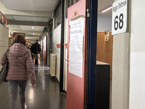 Seggi a Sacconago, Busto Arsizio Seggi a Sacconago, Busto Arsizio