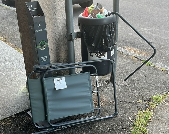 Sedia sdraio in via Canova