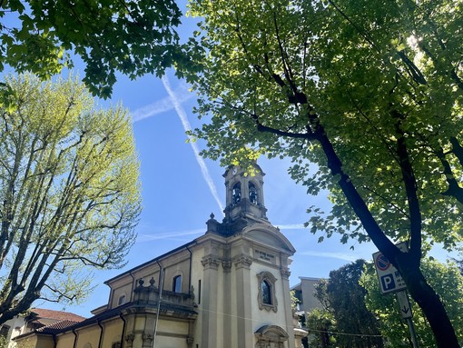 Splende la primavera sulla chiesa di San Giuseppe