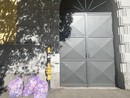 FOTO. Piazza Trento si colora di verde. Ma anche un po' di viola