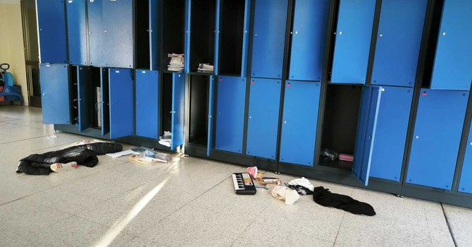 Irruzione notturna in tre scuole di Borsano e Sacconago Irruzione notturna in tre scuole di Borsano e Sacconago