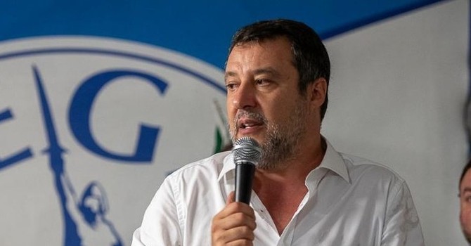 Matteo Salvini sulla tentata rapina di Lonate Pozzolo: «Abbraccio al ragazzo, ha difeso se stesso e la sua famiglia»