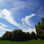 Domina l'anticiclone con sole e massime anche di 26 gradi. Lieve calo e qualche nuvola da metà settimana Domina l'anticiclone con sole e massime anche di 26 gradi. Lieve calo e qualche nuvola da metà settimana
