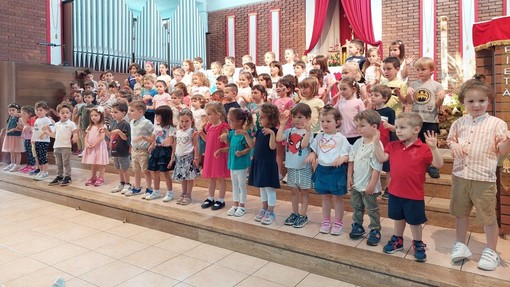 VIDEO. I piccoli del San Giovanni Bosco cantano per salutare l’anno scolastico