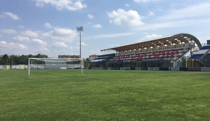 Lo stadio Speroni, vuoto: come rischia di essere a settembre in assenza di una soluzione societaria