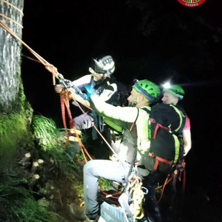 Due giovani arrampicatori bloccati sul Mottarone: intervento del Soccorso Alpino e elicottero in volo da Torino