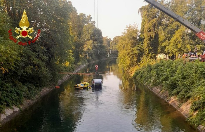 Tragedia di Senago, il gip concede i domiciliari al diciottenne alla guida dell'auto finita nel Villoresi: «Ha cercato di aiutare amici»