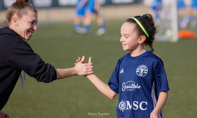 Alla Varesina l'ambiente ideale per piccole e grandi calciatrici (foto Enrico Scaringi) Alla Varesina l'ambiente ideale per piccole e grandi calciatrici (foto Enrico Scaringi)