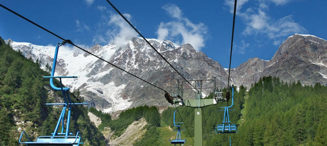 Miracolo a Macugnaga: da oggi riaprono le seggiovie del Belvedere. Il sindaco Candiani: «Un messaggio di fiducia per tutta la comunità». E suonano le campane a festa Miracolo a Macugnaga: da oggi riaprono le seggiovie del Belvedere. Il sindaco Candiani: «Un messaggio di fiducia per tutta la comunità». E suonano le campane a festa
