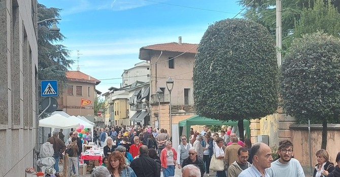 A Olgiate la Pro Loco sfida la pioggia. Tutto pronto per la Sagra d’Autunno