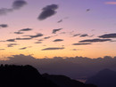 Onde orografiche al tramonto lungo le Alpi (foto da Campo dei Fiori - Paolo Valisa)