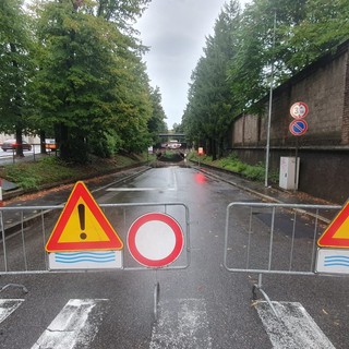 Sottopasso allagato e interdetto al traffico in via Tasso