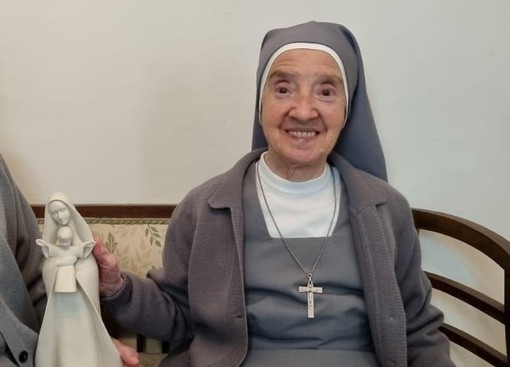 Marnate dice addio a suor Fortunata: «Per noi un prezioso esempio di fede, dedizione e servizio verso i più bisognosi» Marnate dice addio a suor Fortunata: «Per noi un prezioso esempio di fede, dedizione e servizio verso i più bisognosi»