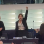 Sì all’immunità per Ilaria Salis. “Salva” per un voto