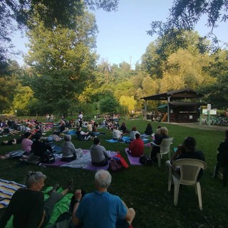 Musica e yoga all'alba, poi in marcia: dall'Olona affiora una domenica di meraviglia