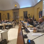 L'aula del Consiglio comunale con, in primo piano, l'assessore Sabba L'aula del Consiglio comunale con, in primo piano, l'assessore Sabba