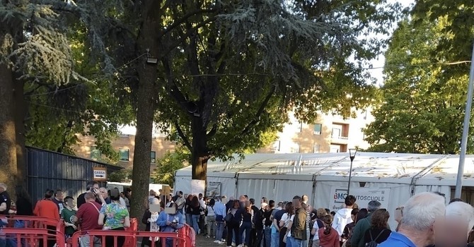 LA FOTO. San Giuseppe chiama Busto: ed è subito coda