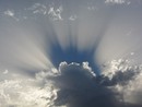 Temporali possibili nella seconda parte della giornata. Domani il vento riporta il sole Temporali possibili nella seconda parte della giornata. Domani il vento riporta il sole